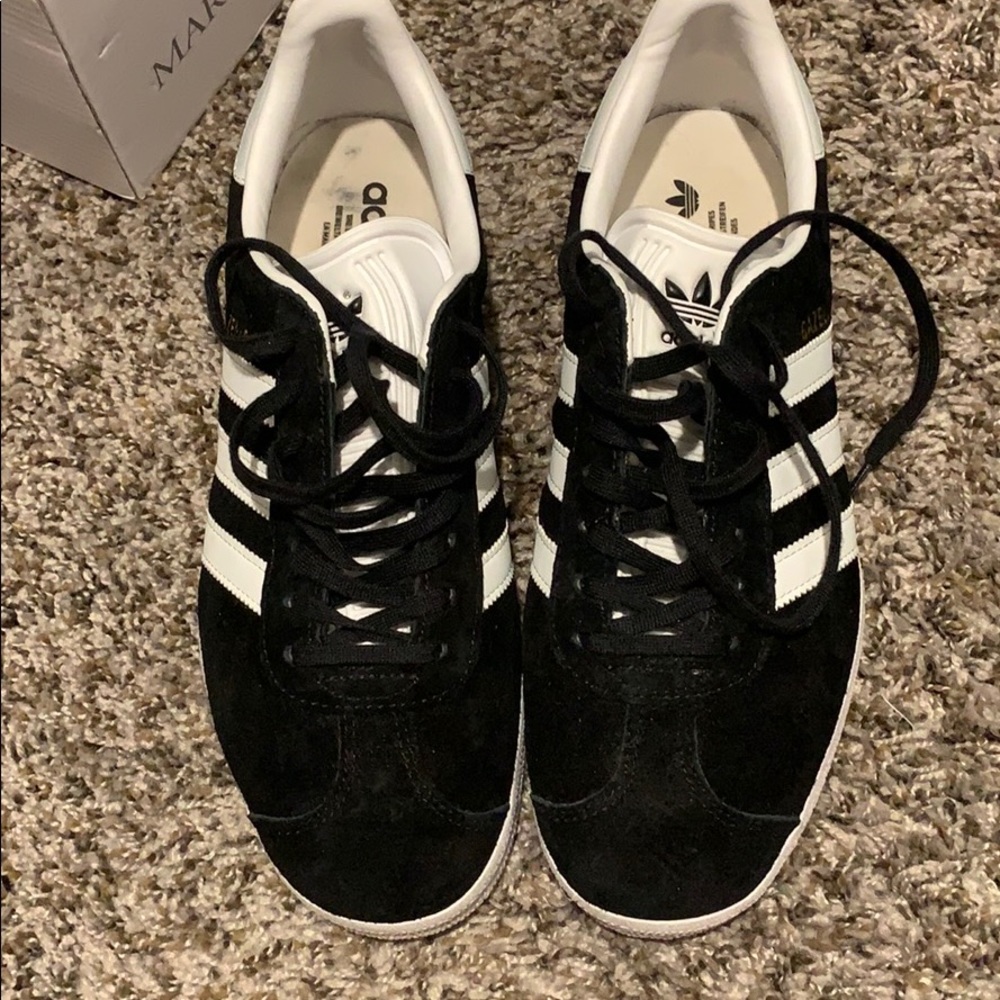 Black Gazelles suede